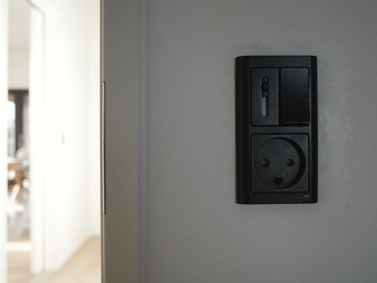 Outlets & Switches